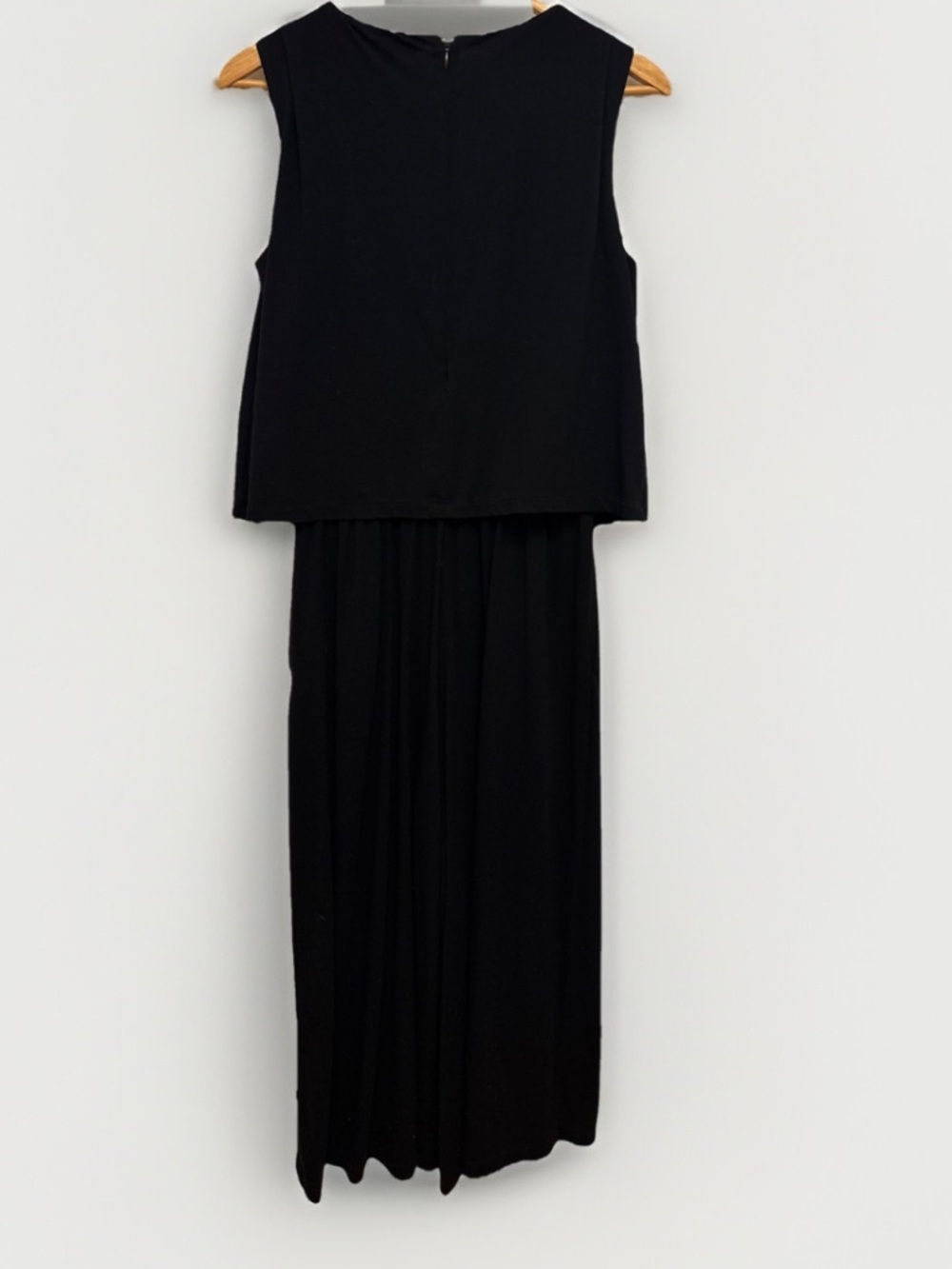 Uniqlo Minimalist Black Sleeveless Midi Jumpsuit With Pockets - Picture 2 of 4